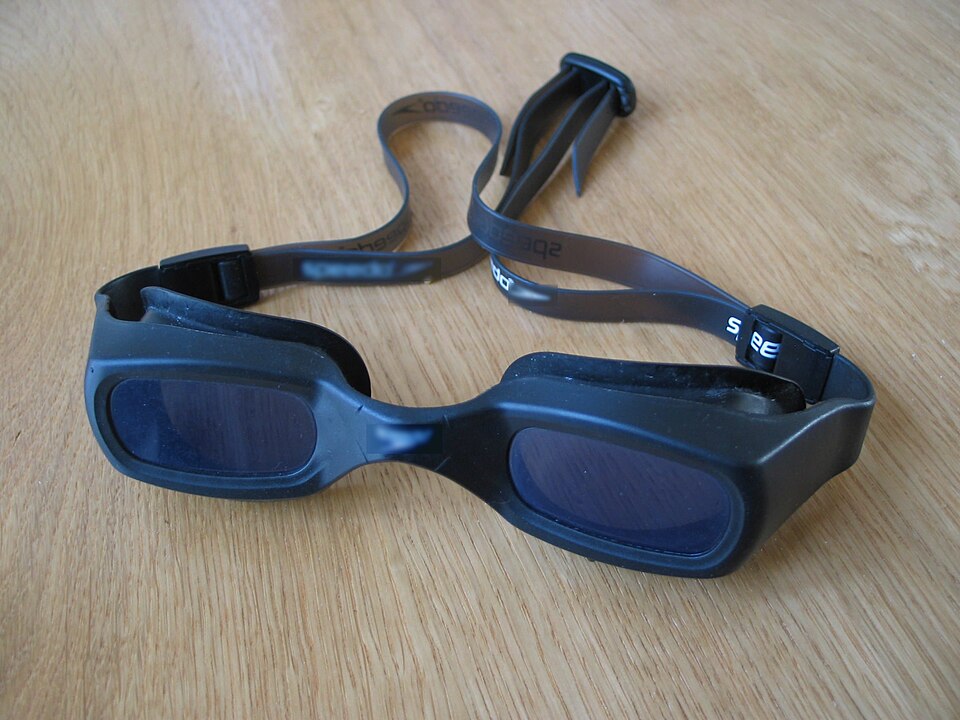 File:Lunettes natation.jpg