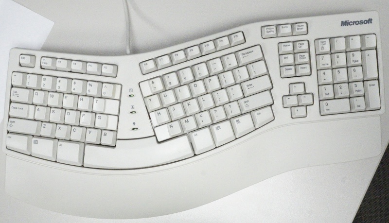 File:QWERTY Keyboard.jpg