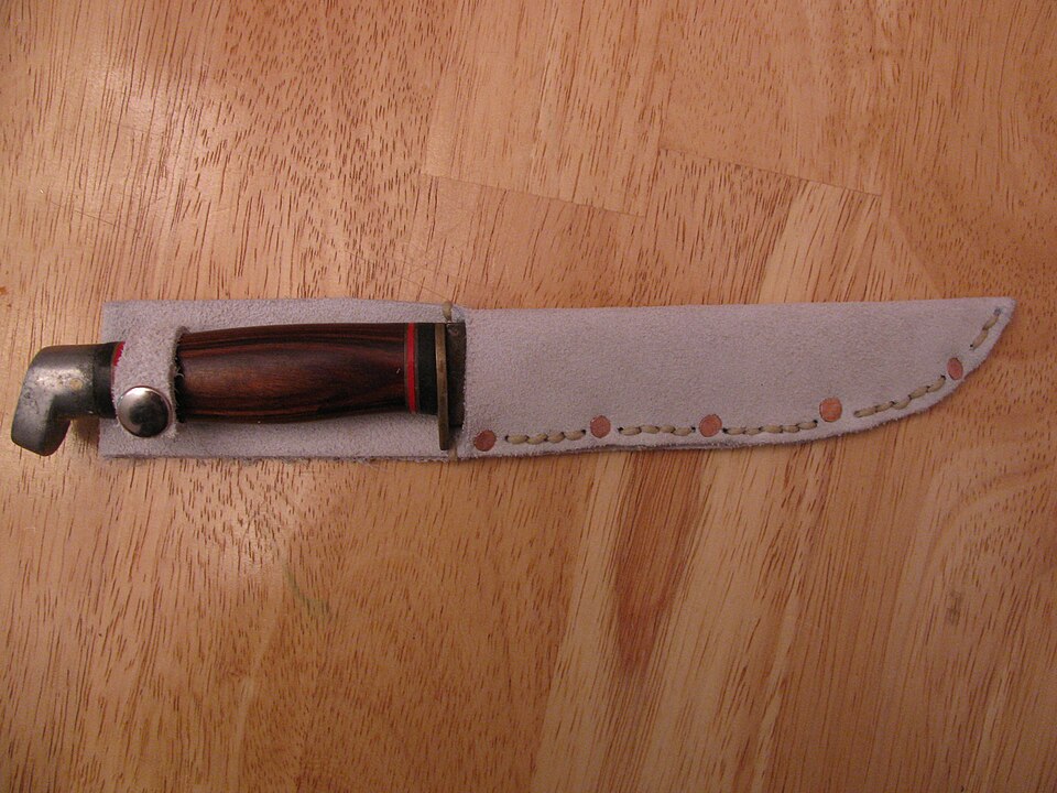 File:Making a knife sheath 06.jpg