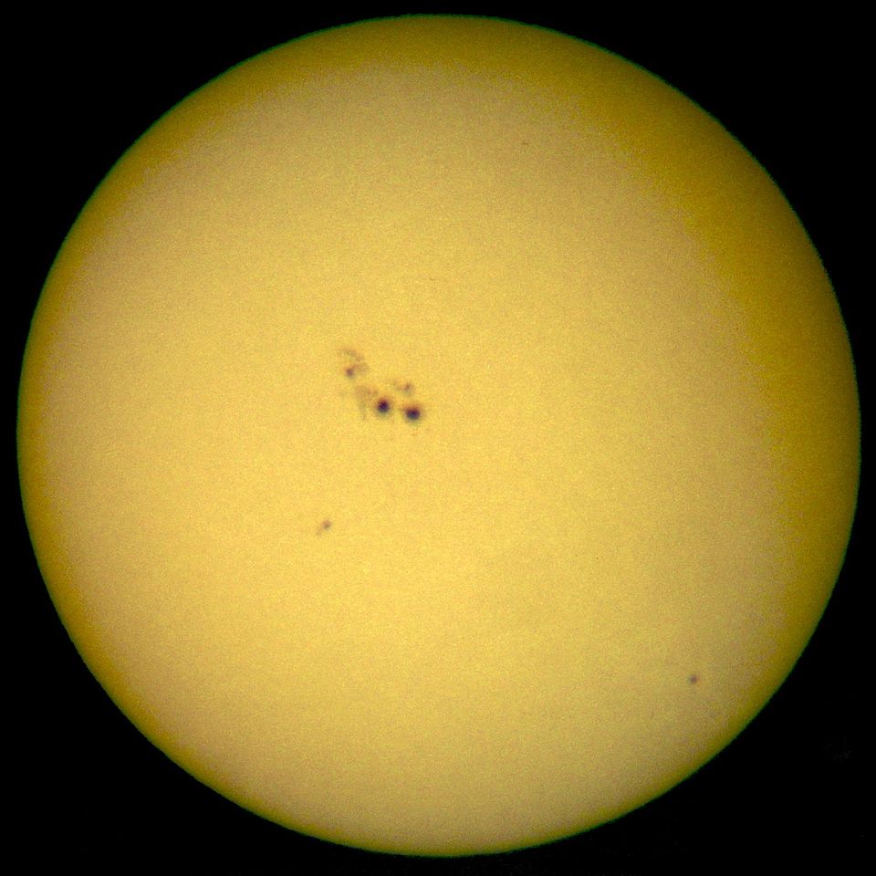 File:Sun projection with spotting-scope large.jpg
