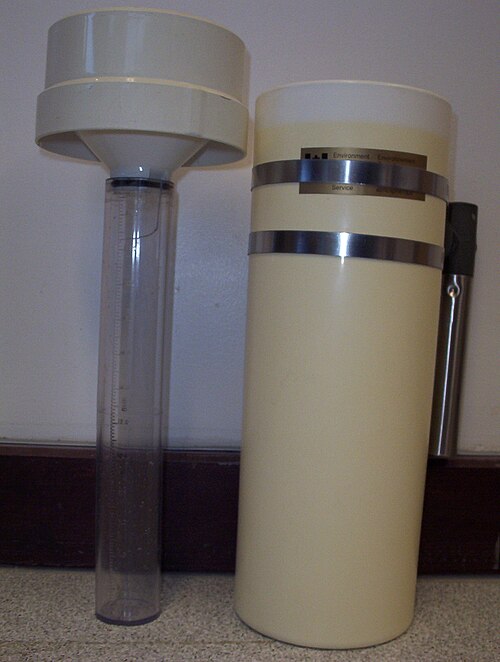 File:Standard rain Guage.JPG
